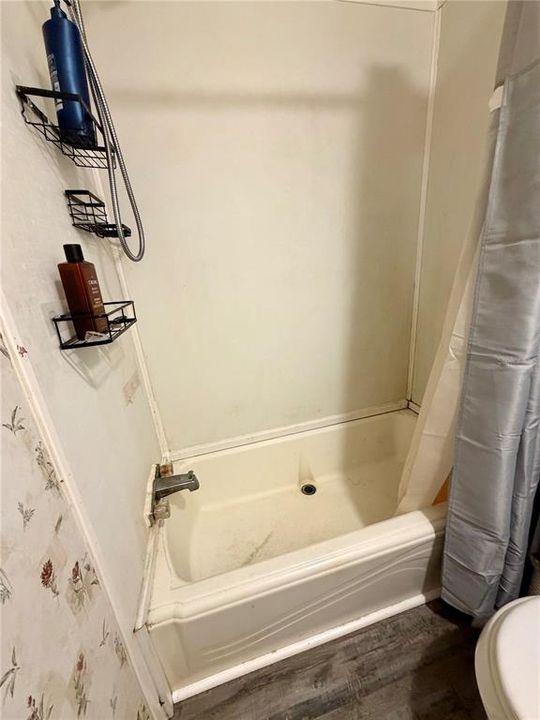 For Sale: $200,000 (3 beds, 2 baths, 1188 Square Feet)
