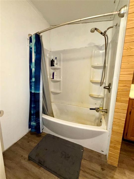 For Sale: $200,000 (3 beds, 2 baths, 1188 Square Feet)
