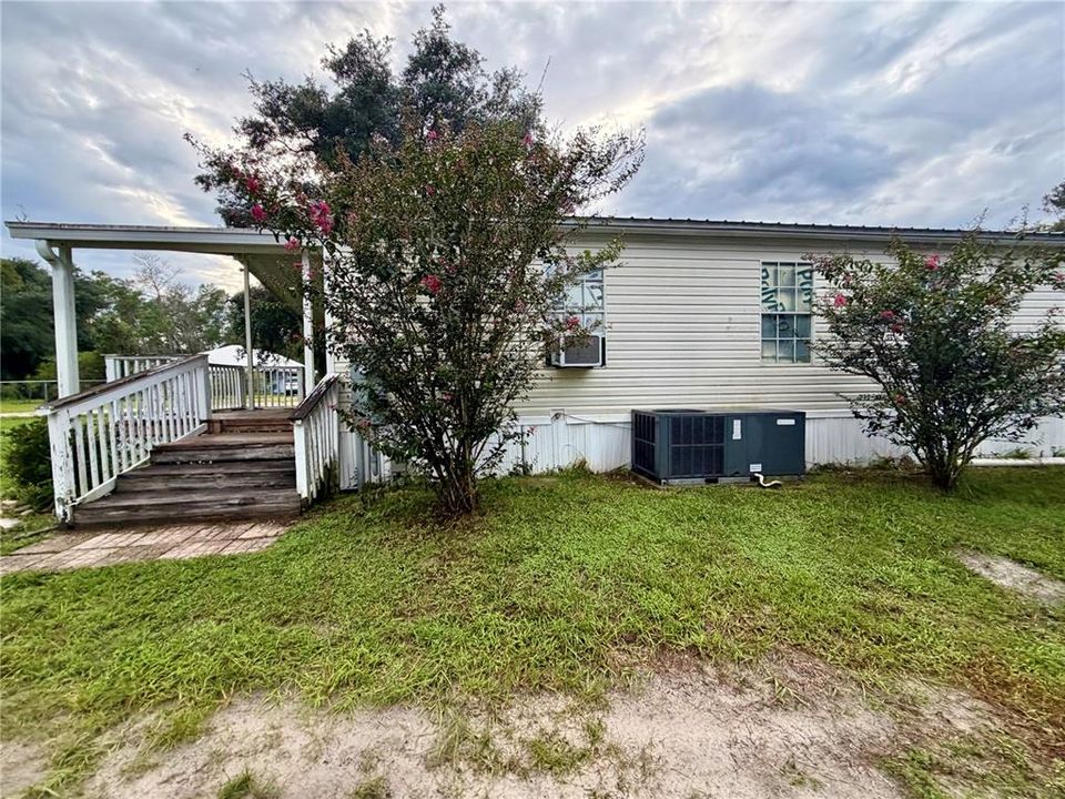 For Sale: $200,000 (3 beds, 2 baths, 1188 Square Feet)
