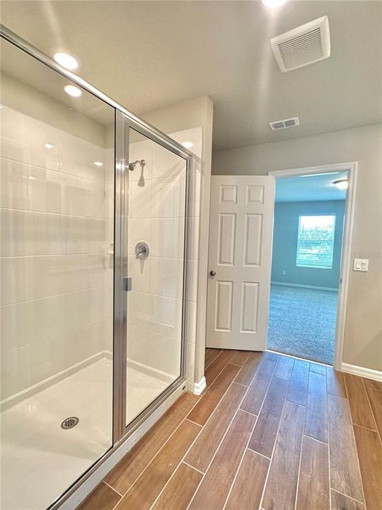 For Rent: $2,399 (4 beds, 2 baths, 2328 Square Feet)