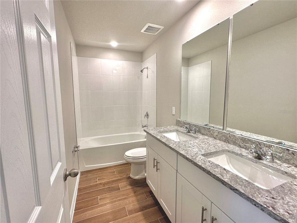 For Rent: $2,399 (4 beds, 2 baths, 2328 Square Feet)