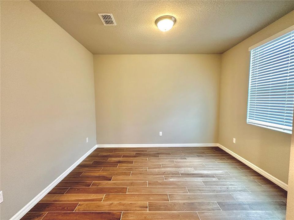 For Rent: $2,399 (4 beds, 2 baths, 2328 Square Feet)