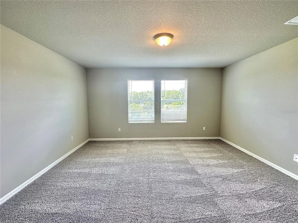 For Rent: $2,399 (4 beds, 2 baths, 2328 Square Feet)