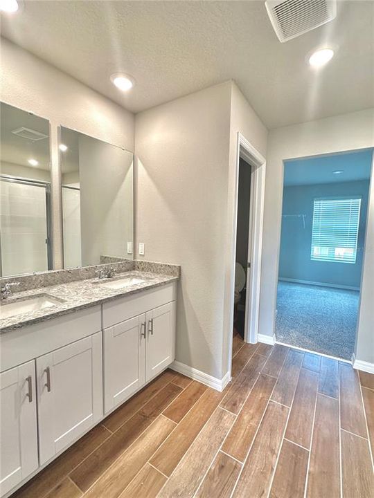 For Rent: $2,399 (4 beds, 2 baths, 2328 Square Feet)