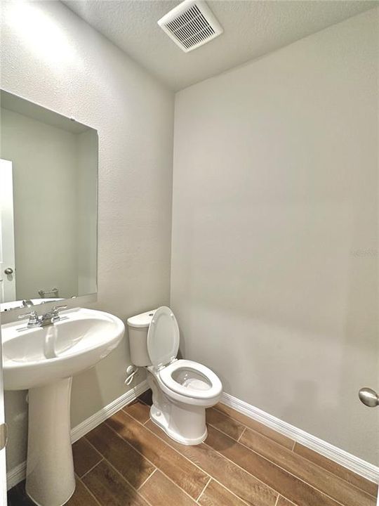 For Rent: $2,399 (4 beds, 2 baths, 2328 Square Feet)