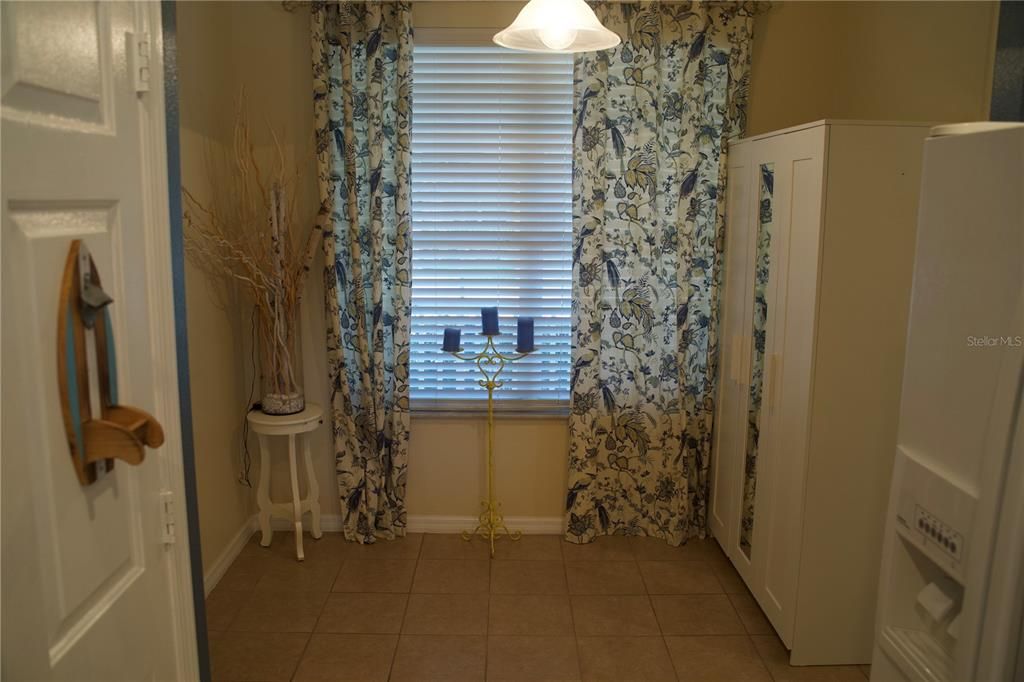 For Rent: $2,100 (3 beds, 2 baths, 1832 Square Feet)