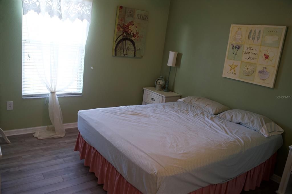 For Rent: $2,100 (3 beds, 2 baths, 1832 Square Feet)