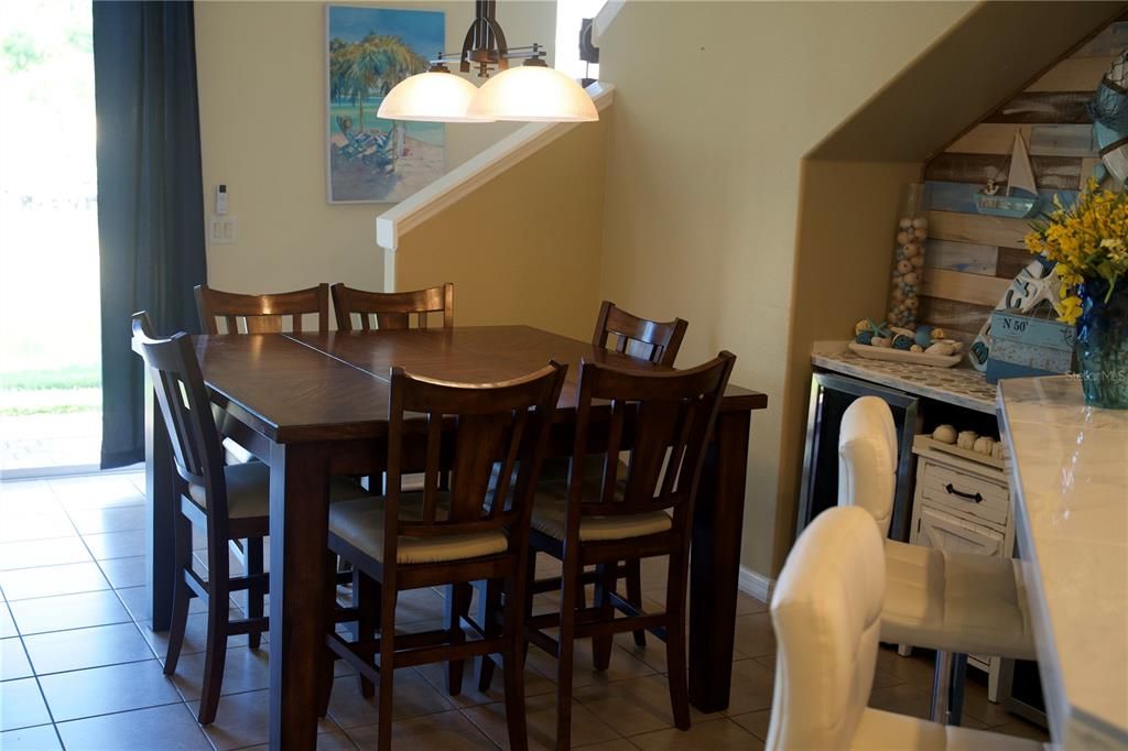 For Rent: $2,100 (3 beds, 2 baths, 1832 Square Feet)