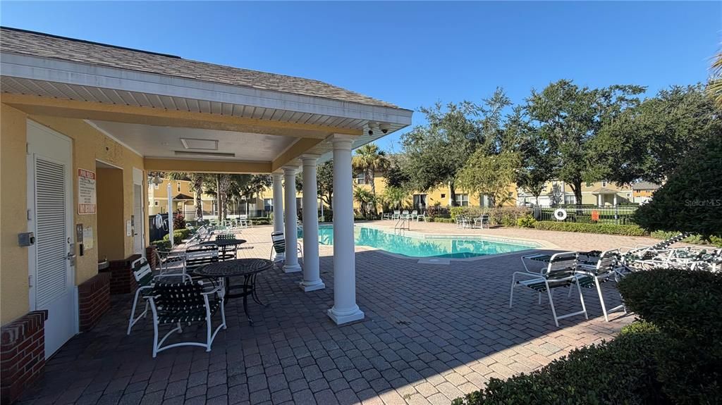 For Rent: $2,100 (3 beds, 2 baths, 1832 Square Feet)