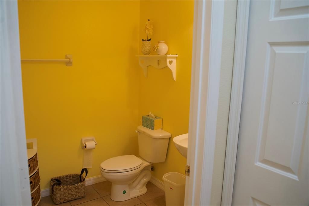 For Rent: $2,100 (3 beds, 2 baths, 1832 Square Feet)