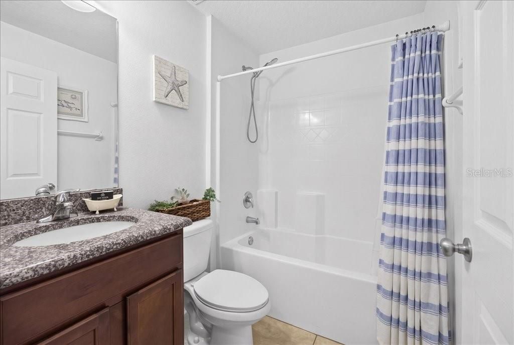 En Venta: $330,000 (3 camas, 2 baños, 1337 Pies cuadrados)