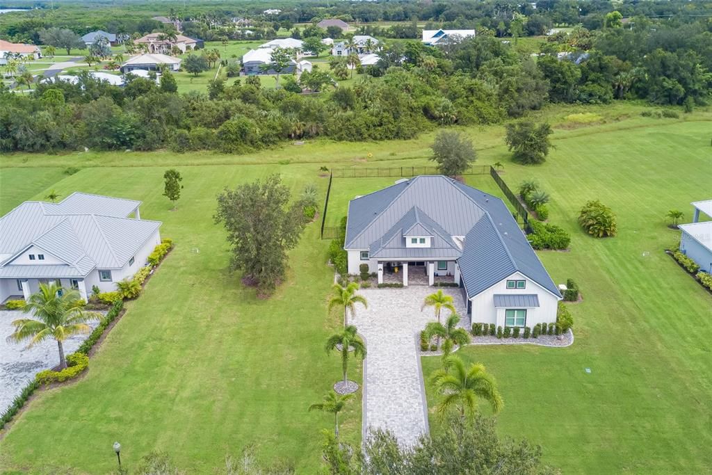 En Venta: $999,000 (3 camas, 3 baños, 2364 Pies cuadrados)