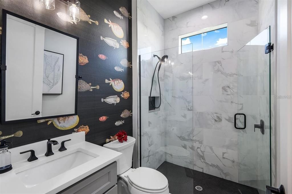 En Venta: $999,000 (3 camas, 3 baños, 2364 Pies cuadrados)