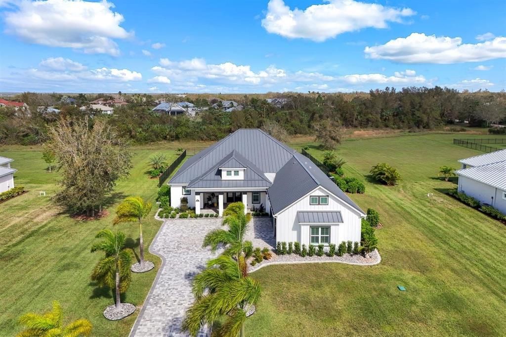 En Venta: $999,000 (3 camas, 3 baños, 2364 Pies cuadrados)