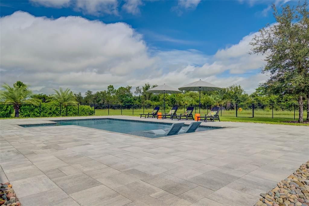 En Venta: $999,000 (3 camas, 3 baños, 2364 Pies cuadrados)