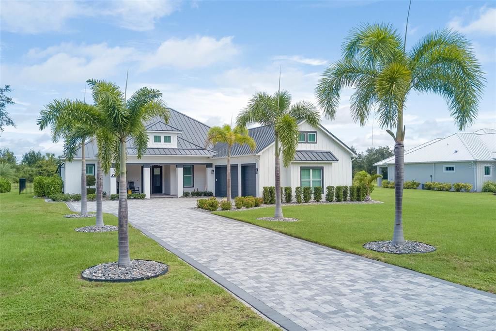En Venta: $999,000 (3 camas, 3 baños, 2364 Pies cuadrados)