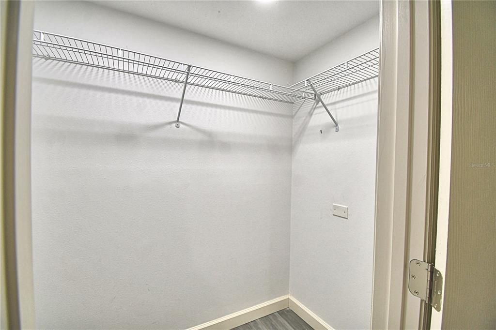 На продажу: $375,000 (3 спален, 2 ванн, 2128 Квадратных фут)