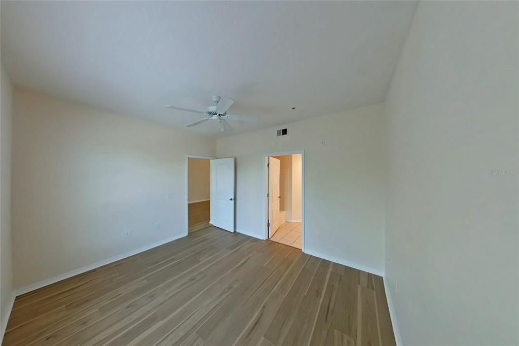 For Sale: $224,900 (2 beds, 2 baths, 1209 Square Feet)