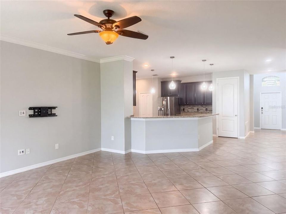 For Sale: $380,000 (4 beds, 3 baths, 2323 Square Feet)