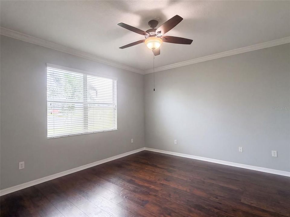 For Sale: $380,000 (4 beds, 3 baths, 2323 Square Feet)