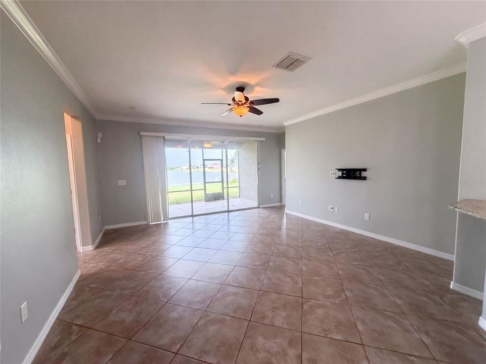 For Sale: $380,000 (4 beds, 3 baths, 2323 Square Feet)