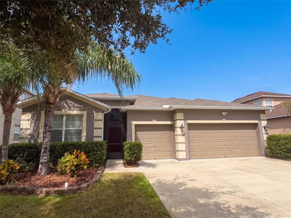 For Sale: $380,000 (4 beds, 3 baths, 2323 Square Feet)