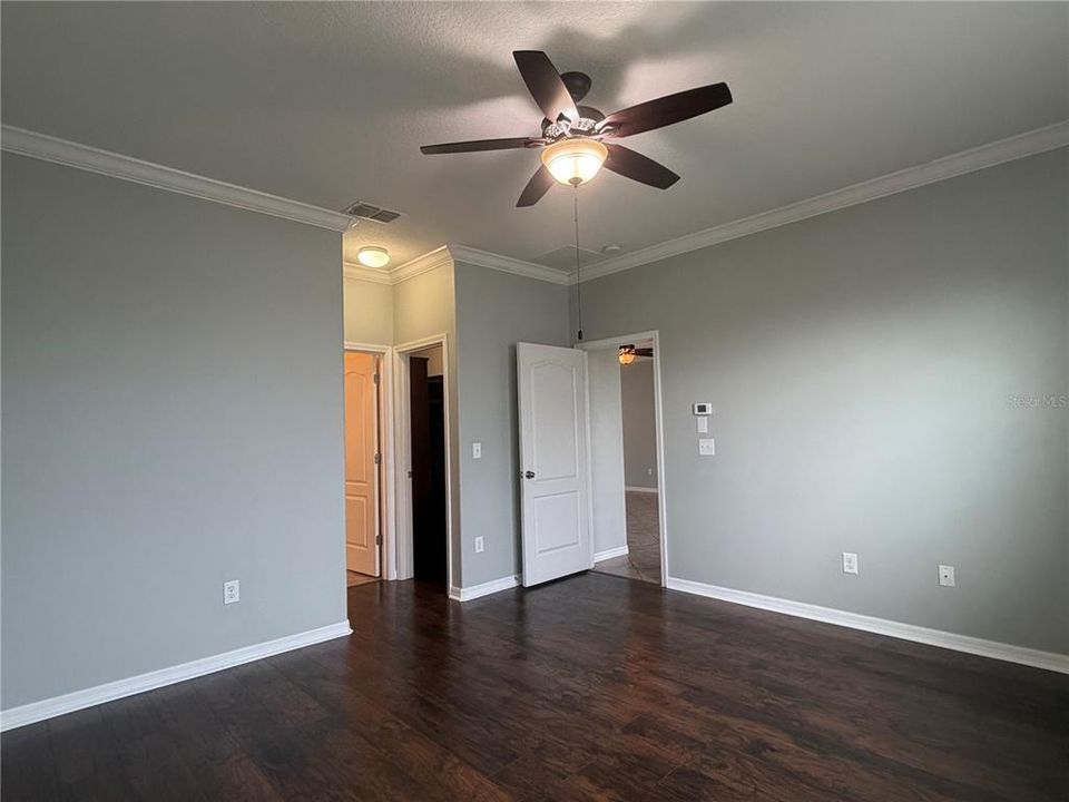 For Sale: $380,000 (4 beds, 3 baths, 2323 Square Feet)