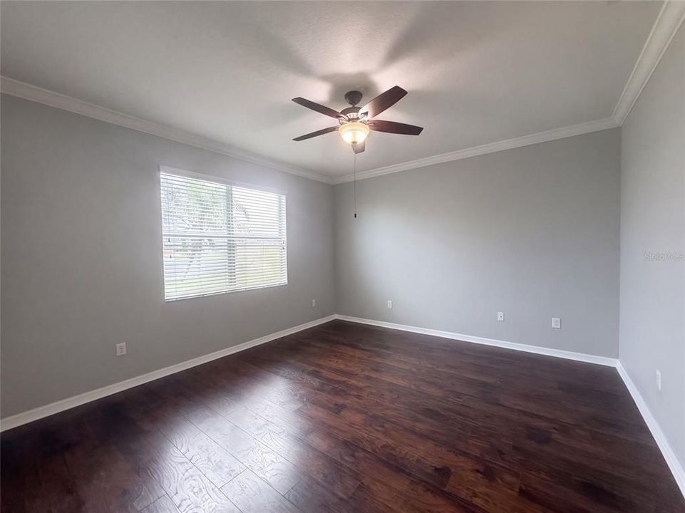 For Sale: $380,000 (4 beds, 3 baths, 2323 Square Feet)