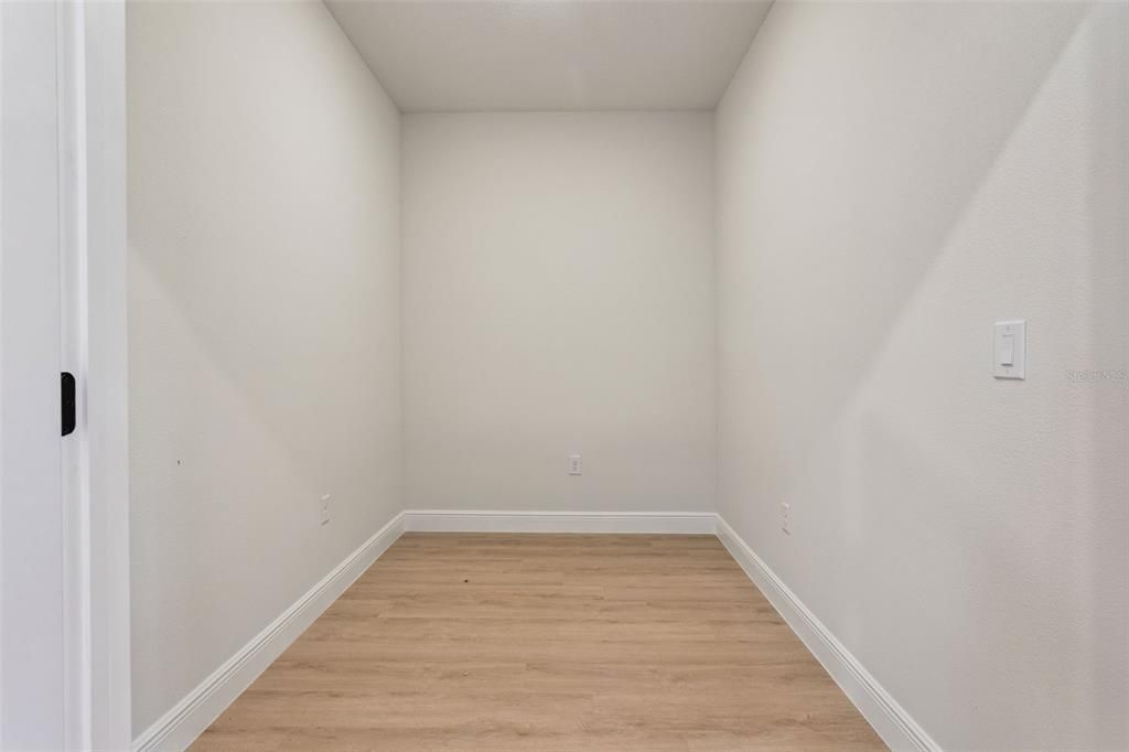 На продажу: $374,000 (4 спален, 3 ванн, 2111 Квадратных фут)