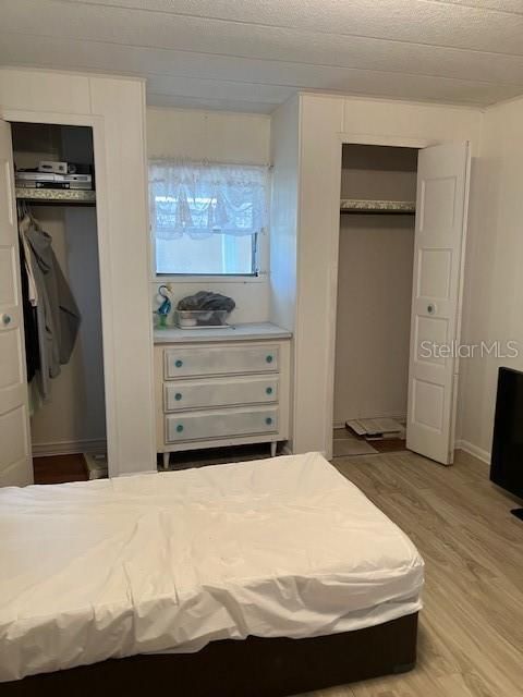 For Sale: $99,900 (2 beds, 2 baths, 960 Square Feet)