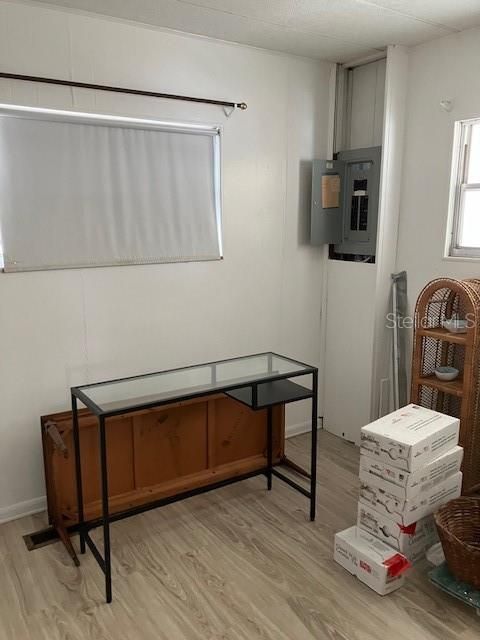 For Sale: $99,900 (2 beds, 2 baths, 960 Square Feet)