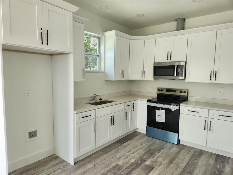 En Venta: $695,000 (4 camas, 3 baños, 1882 Pies cuadrados)