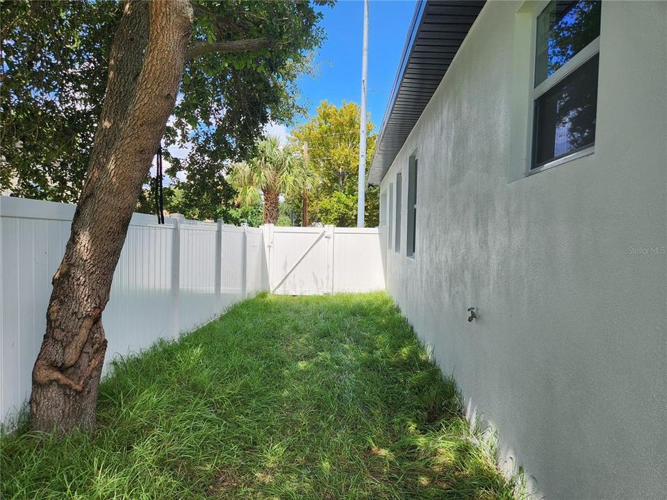 En Venta: $695,000 (4 camas, 3 baños, 1882 Pies cuadrados)