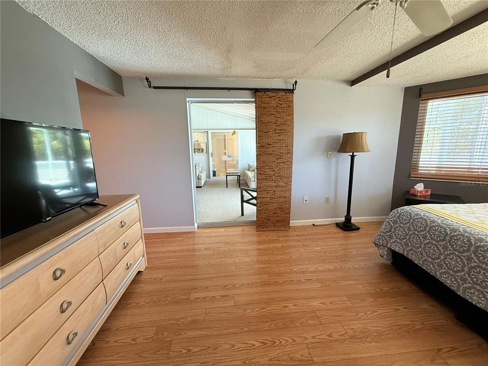 En Venta: $385,000 (2 camas, 2 baños, 1402 Pies cuadrados)
