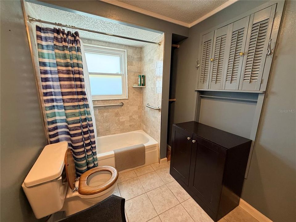 En Venta: $385,000 (2 camas, 2 baños, 1402 Pies cuadrados)