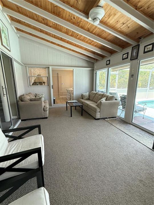 En Venta: $385,000 (2 camas, 2 baños, 1402 Pies cuadrados)