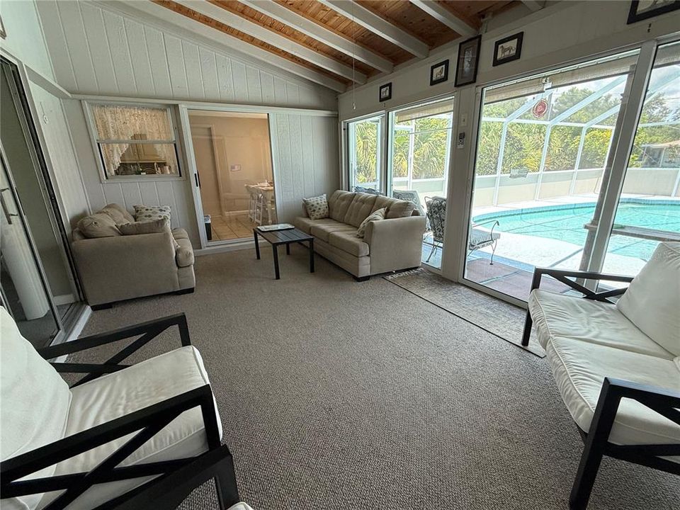 En Venta: $385,000 (2 camas, 2 baños, 1402 Pies cuadrados)