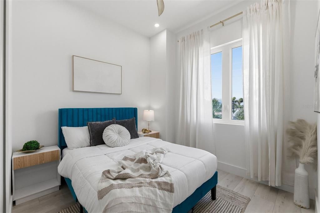 For Sale: $2,699,999 (5 beds, 4 baths, 2648 Square Feet)