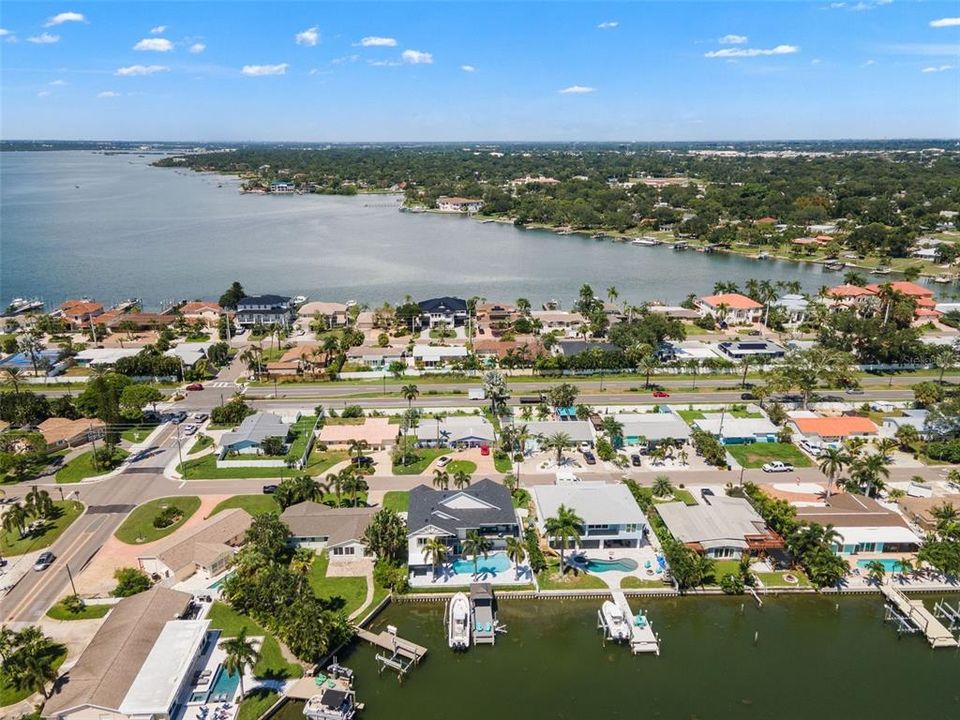 For Sale: $2,699,999 (5 beds, 4 baths, 2648 Square Feet)