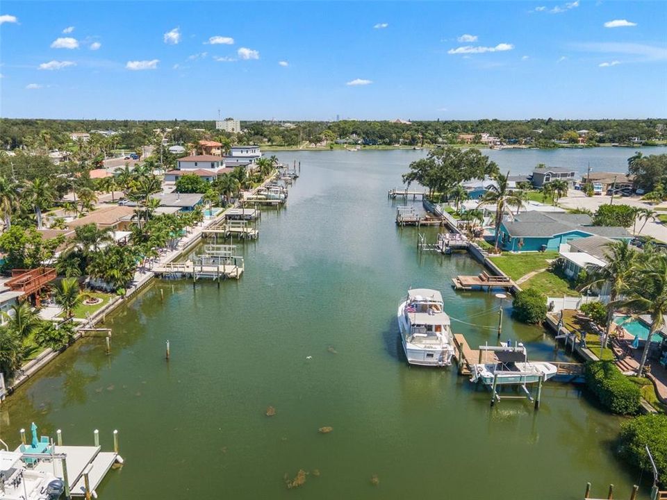 For Sale: $2,699,999 (5 beds, 4 baths, 2648 Square Feet)