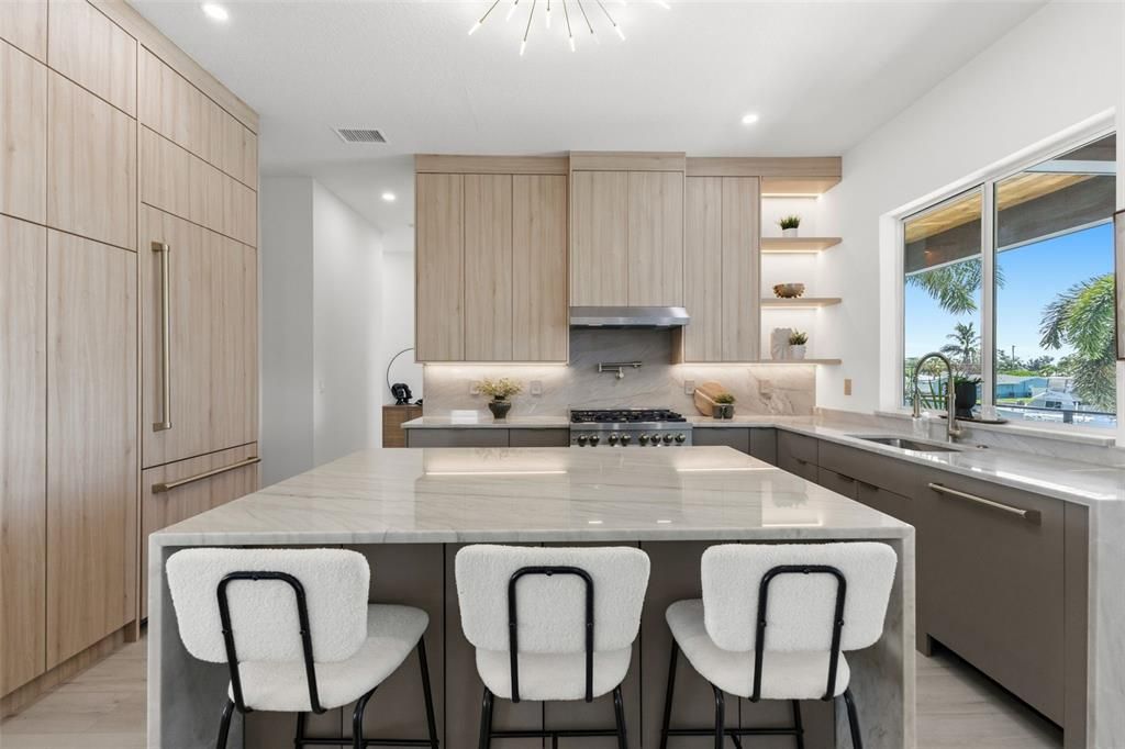 For Sale: $2,699,999 (5 beds, 4 baths, 2648 Square Feet)