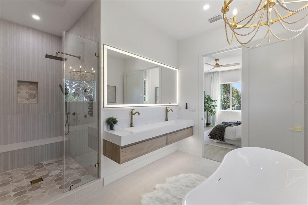 For Sale: $2,699,999 (5 beds, 4 baths, 2648 Square Feet)