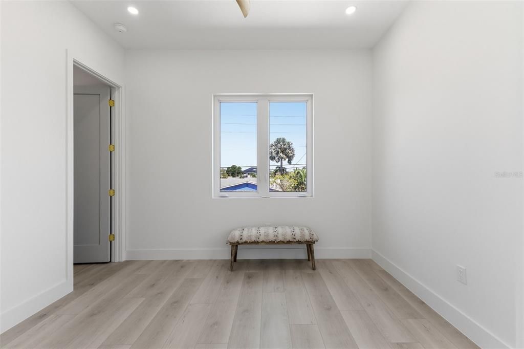 For Sale: $2,699,999 (5 beds, 4 baths, 2648 Square Feet)