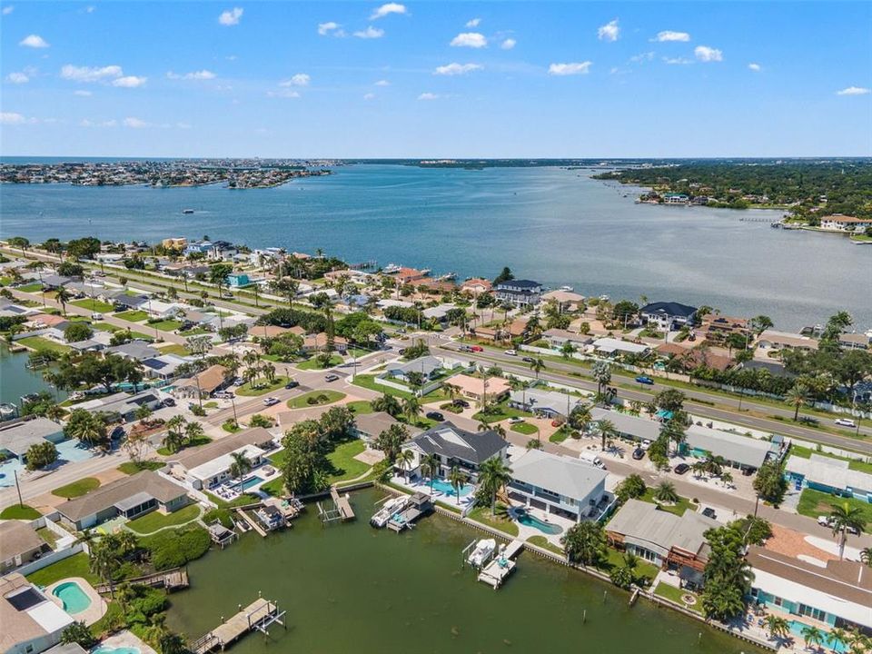 For Sale: $2,699,999 (5 beds, 4 baths, 2648 Square Feet)