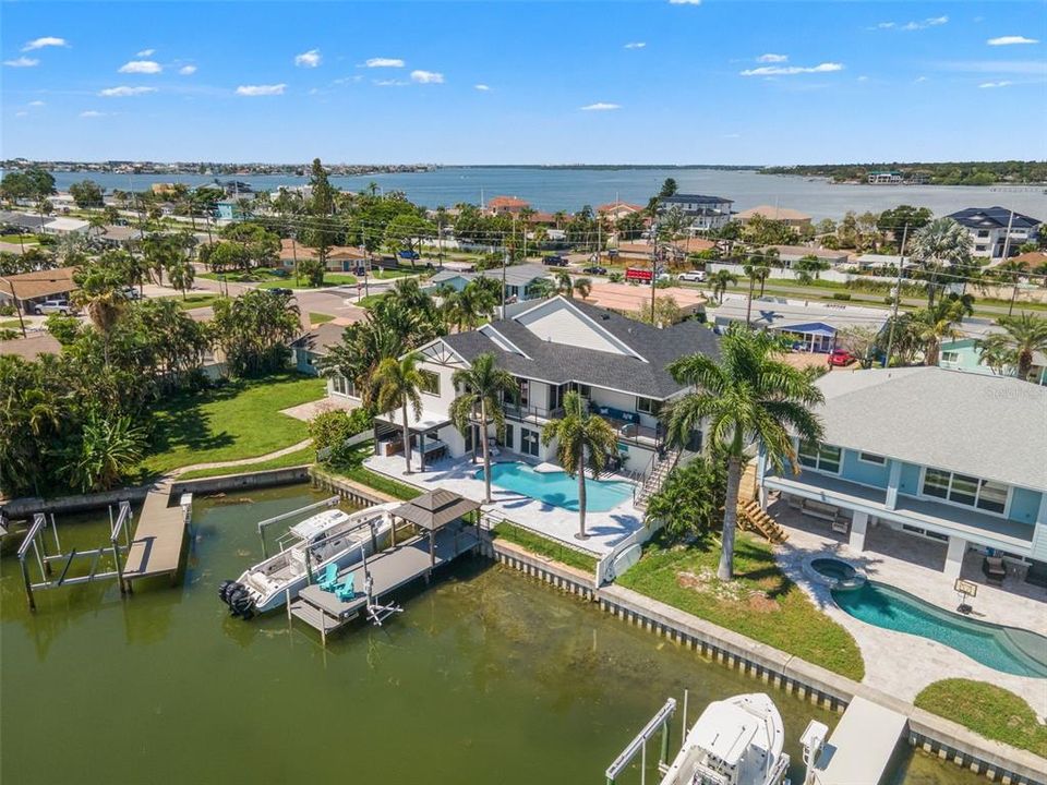 For Sale: $2,699,999 (5 beds, 4 baths, 2648 Square Feet)