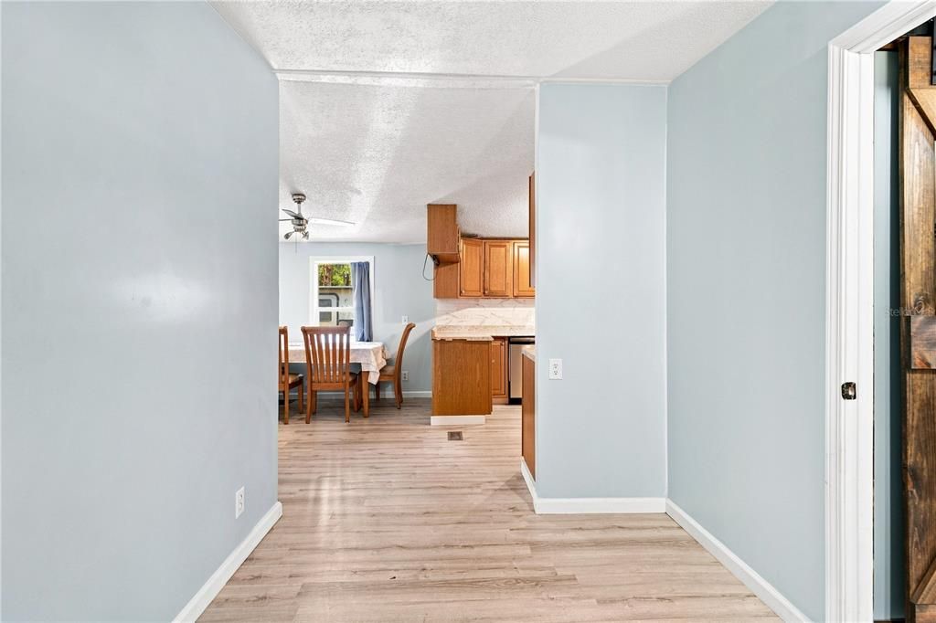 For Sale: $399,999 (3 beds, 2 baths, 1248 Square Feet)