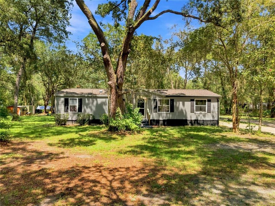 For Sale: $399,999 (3 beds, 2 baths, 1248 Square Feet)