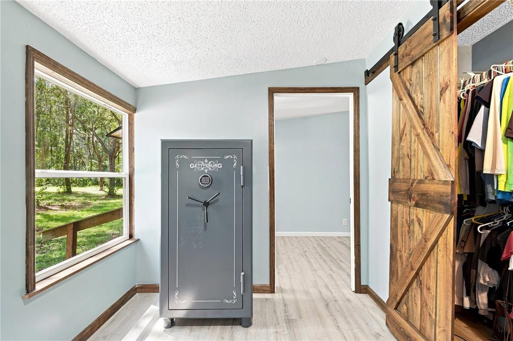 For Sale: $399,999 (3 beds, 2 baths, 1248 Square Feet)
