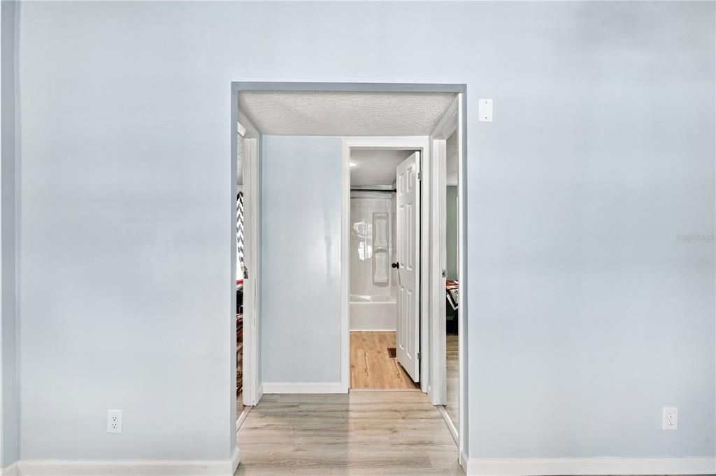 For Sale: $399,999 (3 beds, 2 baths, 1248 Square Feet)