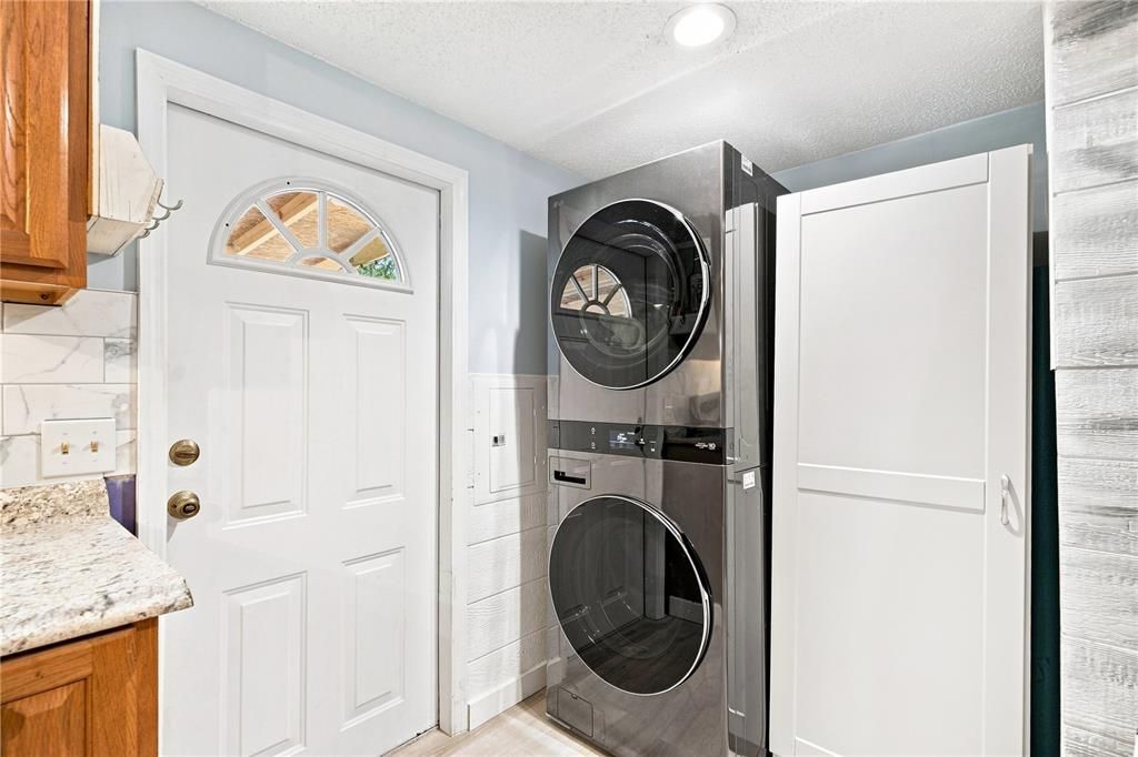 For Sale: $399,999 (3 beds, 2 baths, 1248 Square Feet)